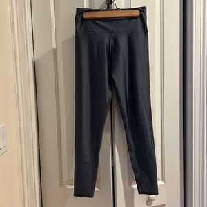 EUC ONZIE Leggings. Size M/L. Silver/ Blue color. Shiny!
